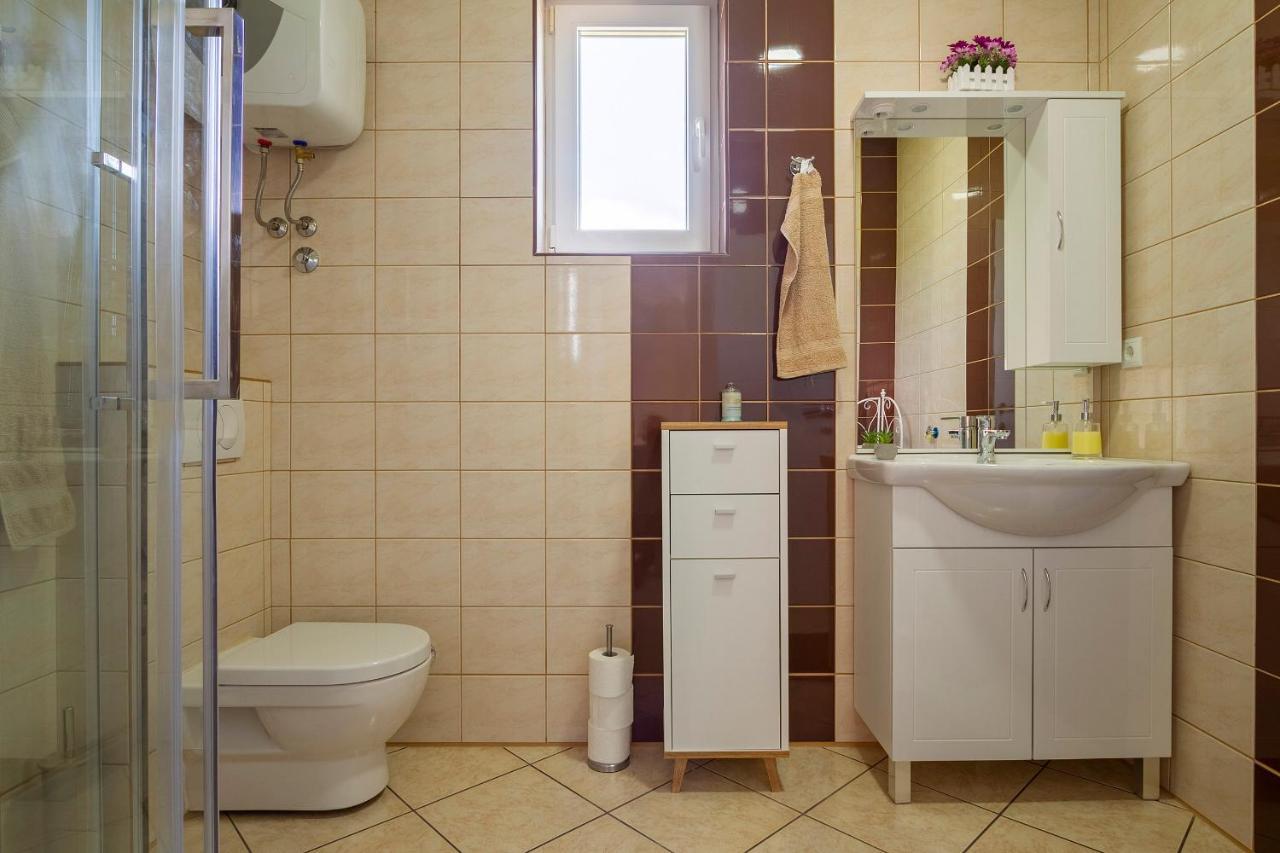 Apartmani Smokovo Jadranovo Esterno foto