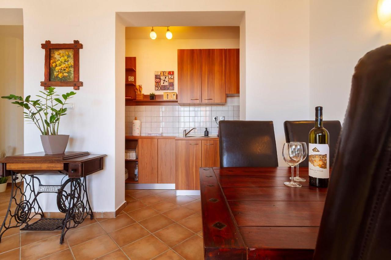 Apartmani Smokovo Jadranovo Esterno foto